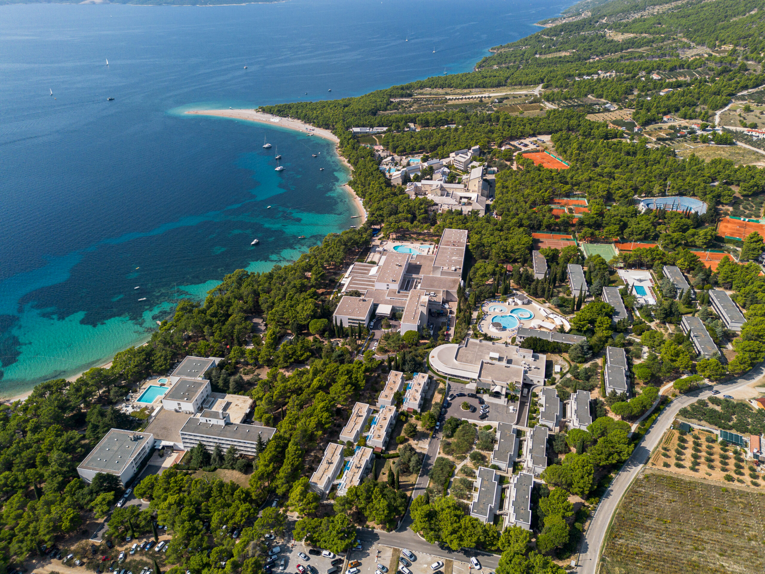 LATE APRIL TENNIS HOLIDAYS, BOL